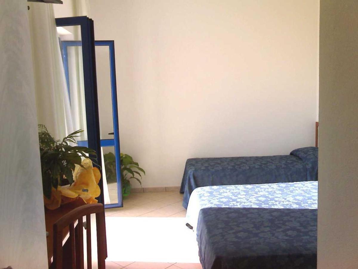 Sea Garden Hotel أكوابيسا الغرفة الصورة